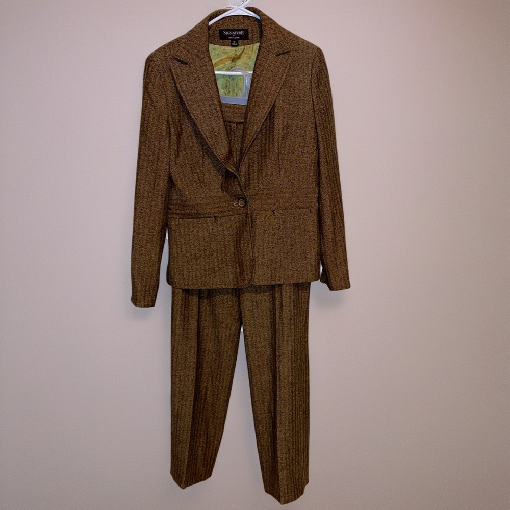 SIGNATURE by Larry Levine Brown Tweed Pants Suit